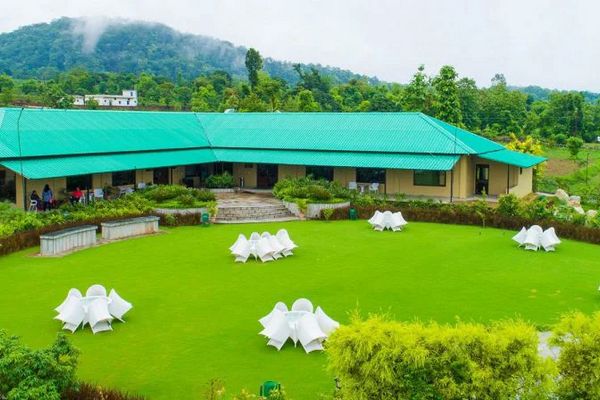 the baagh resort at kanha national park